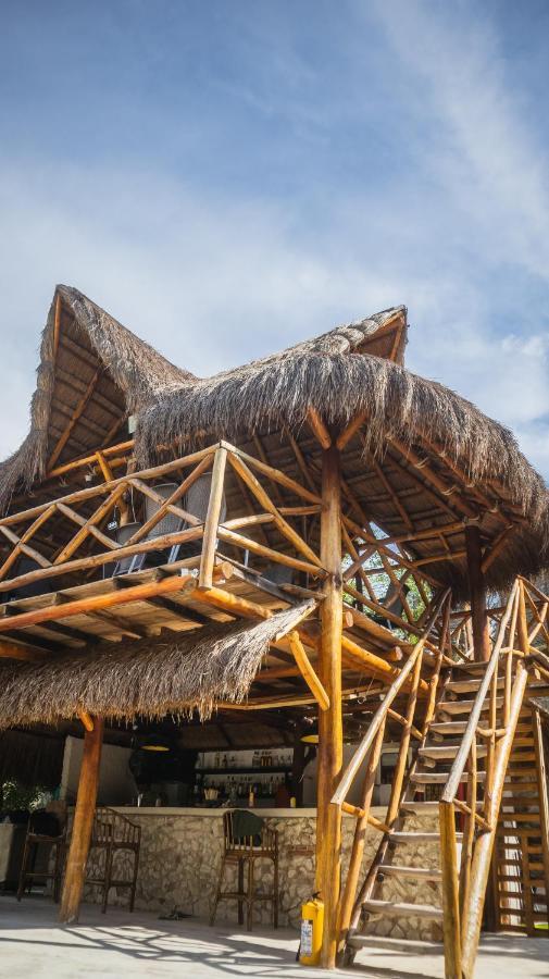 Amalife Beach Club & Hotel Tierra Bomba Buitenkant foto