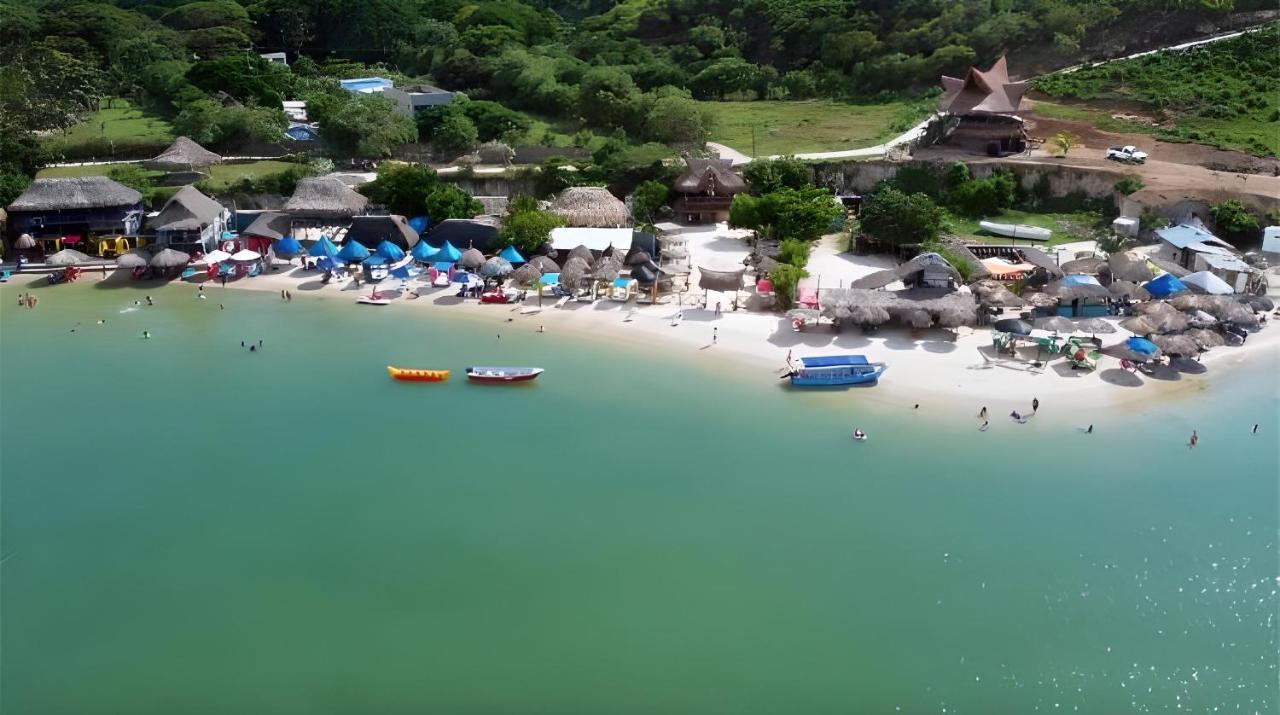 Amalife Beach Club & Hotel Tierra Bomba Buitenkant foto