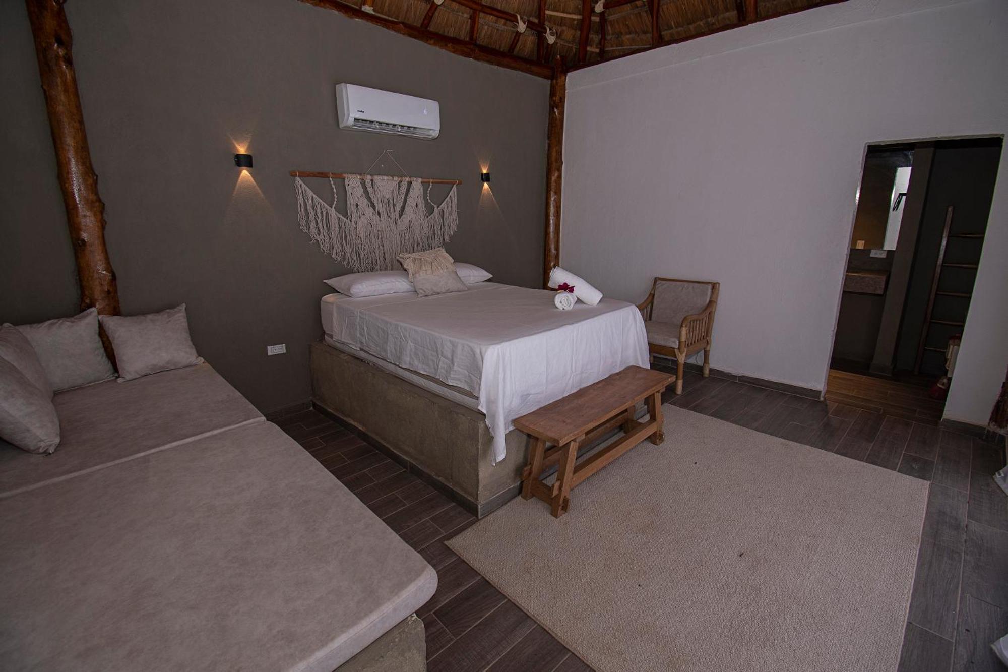 Amalife Beach Club & Hotel Tierra Bomba Buitenkant foto