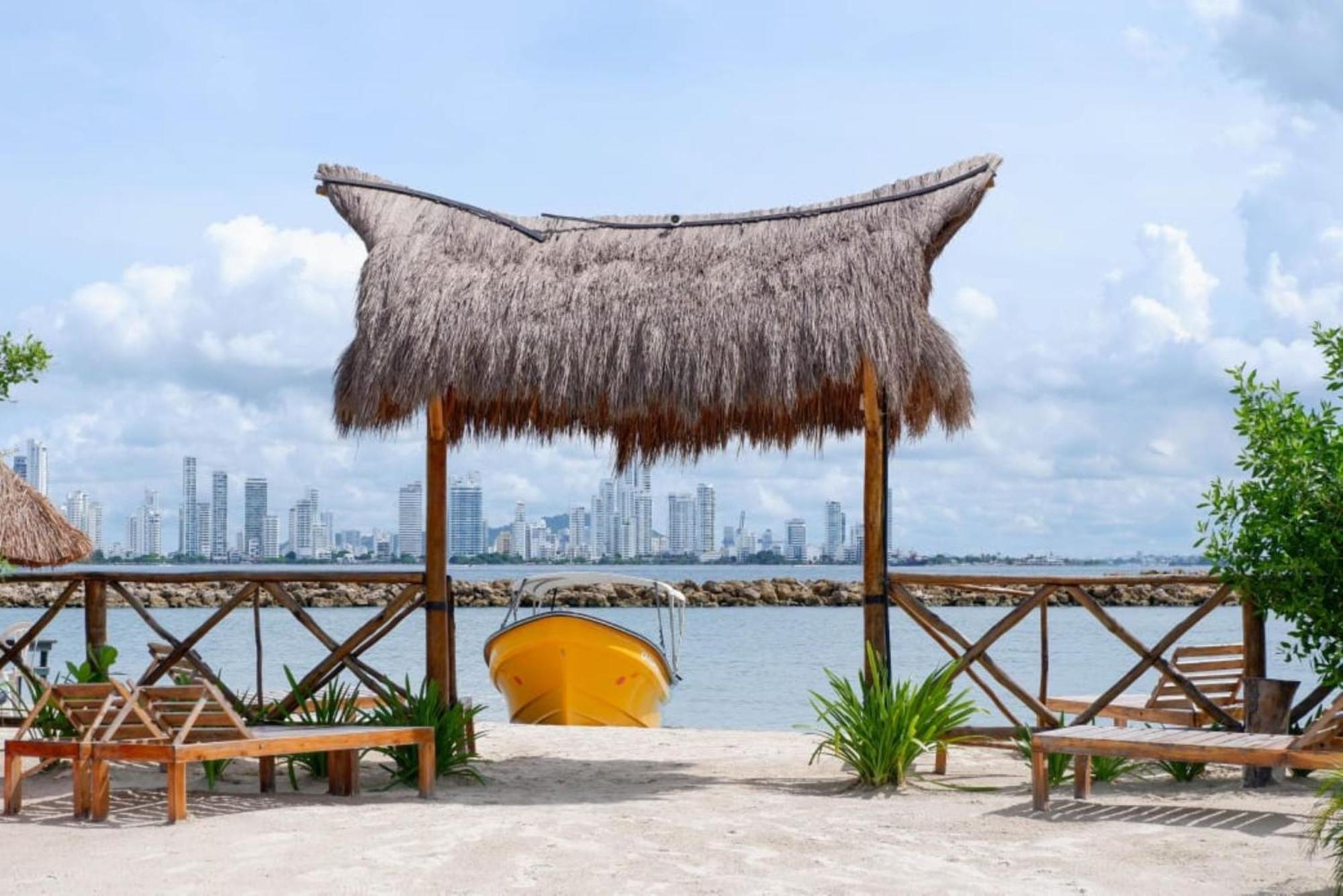 Amalife Beach Club & Hotel Tierra Bomba Buitenkant foto