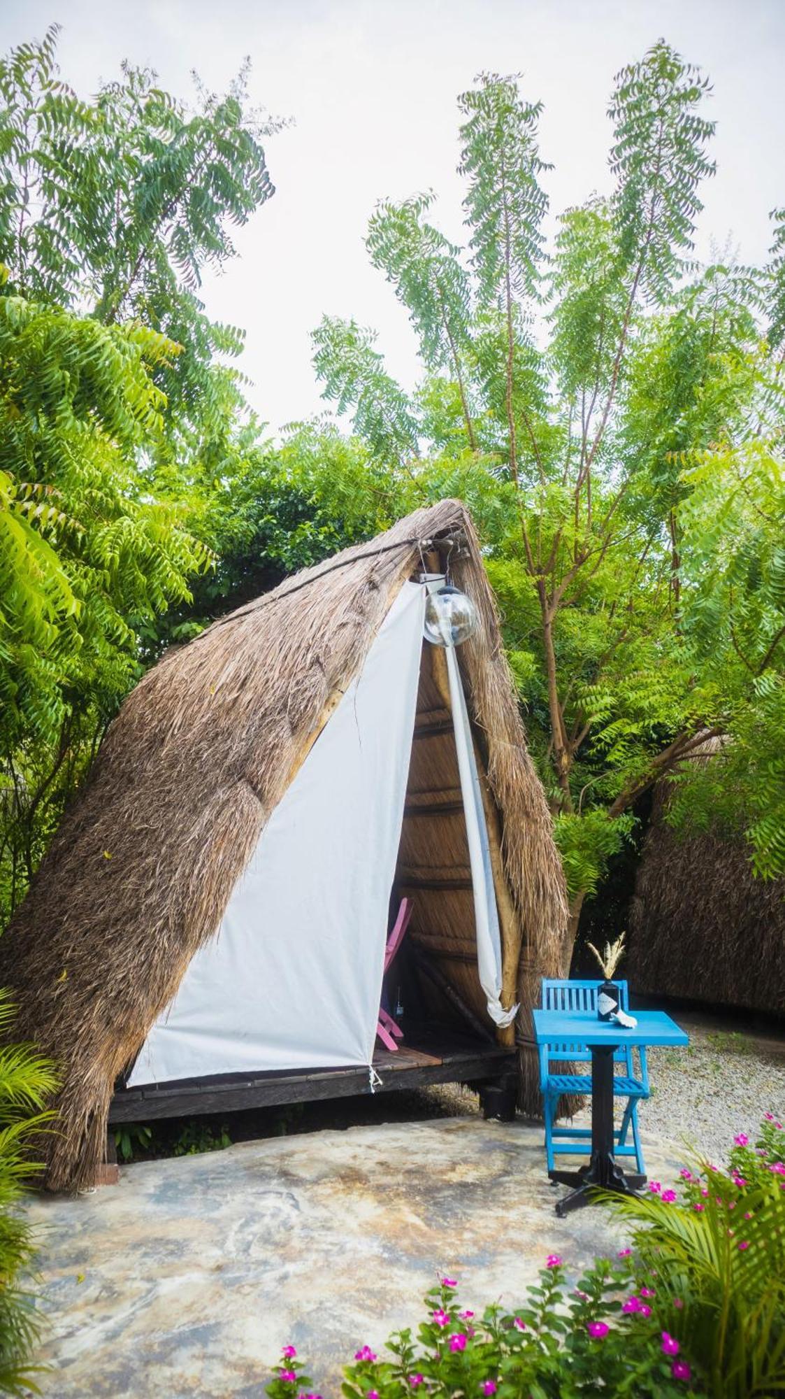 Amalife Beach Club & Hotel Tierra Bomba Buitenkant foto